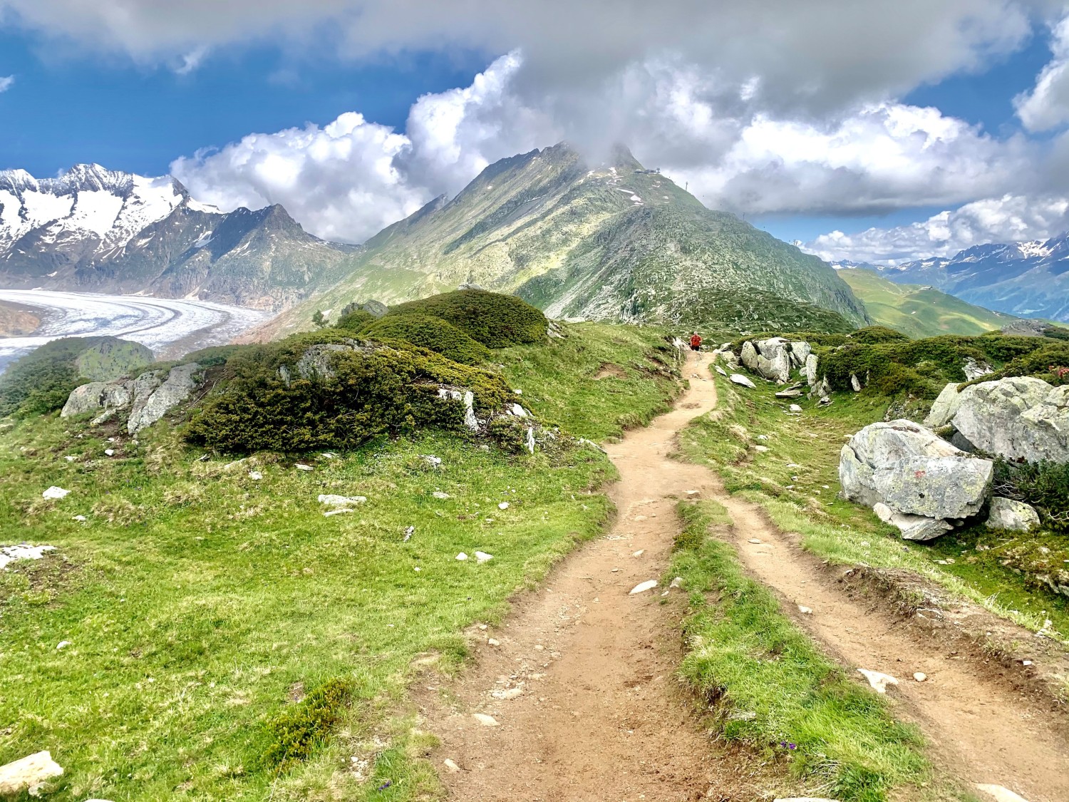 Chemin de crêtes entre la station Hohflue et Moosfluh