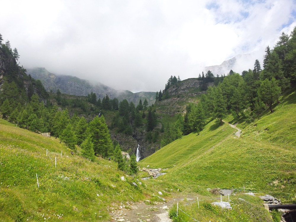 Cascade de la Tièche vue depuis le Bisse du Tsittoret