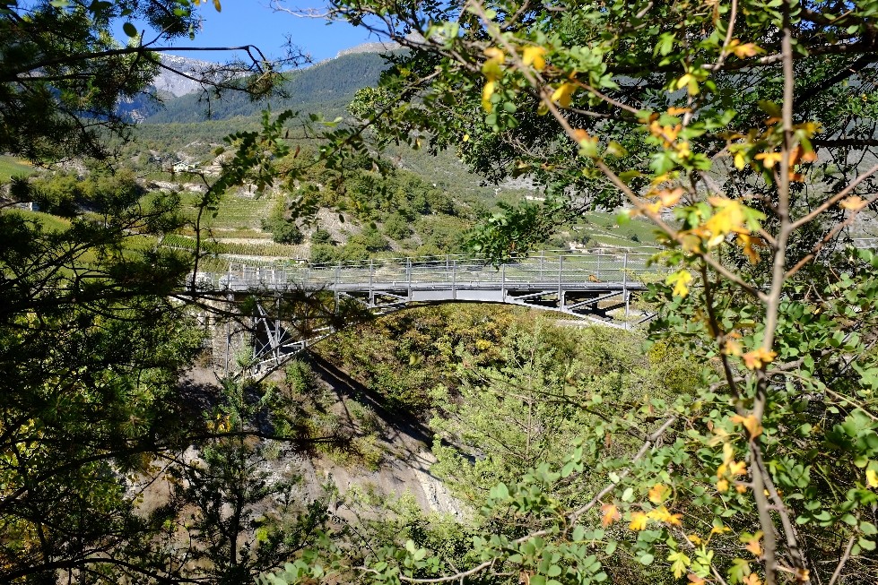 pont historique au-dessus de la voie ferrée